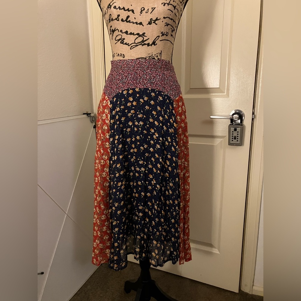 Anthropologie meadow rue Multicolor ditsy Floral flowy mixed print Midi Skirt 12 - Picture 2 of 7